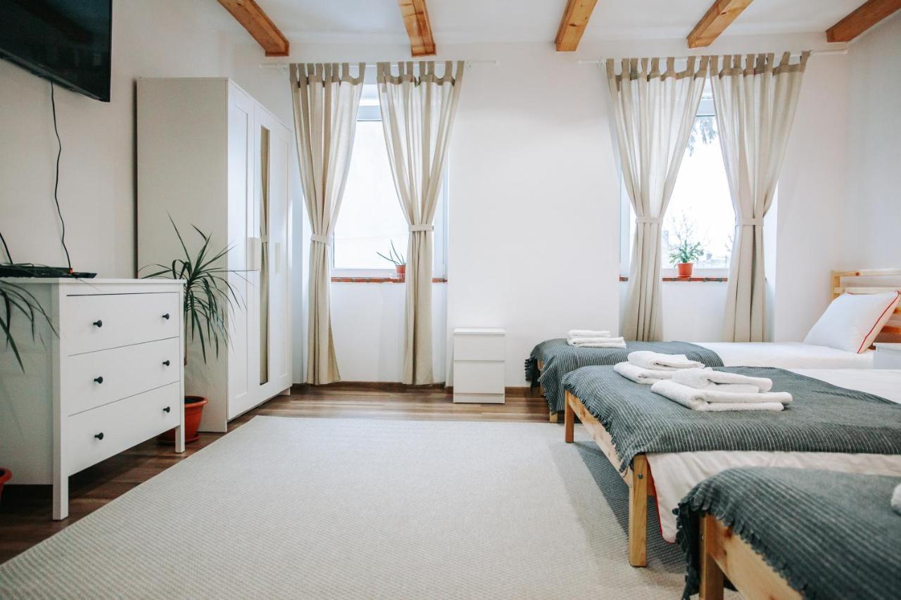 Kali Host Home Away From Home Târgu-Mureş Eksteriør billede